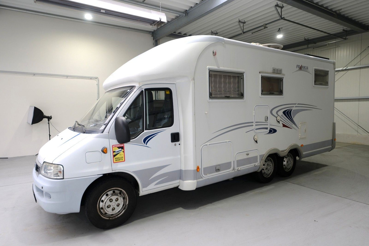Frankia T 730 BD Comfort Class/Automatik/Festbett/Klima - Camping-car profilé: photos 3 Frankia T 730 BD Comfort Class/Automatik/Festbett/Klima - Camping-car profilé: photos 3
