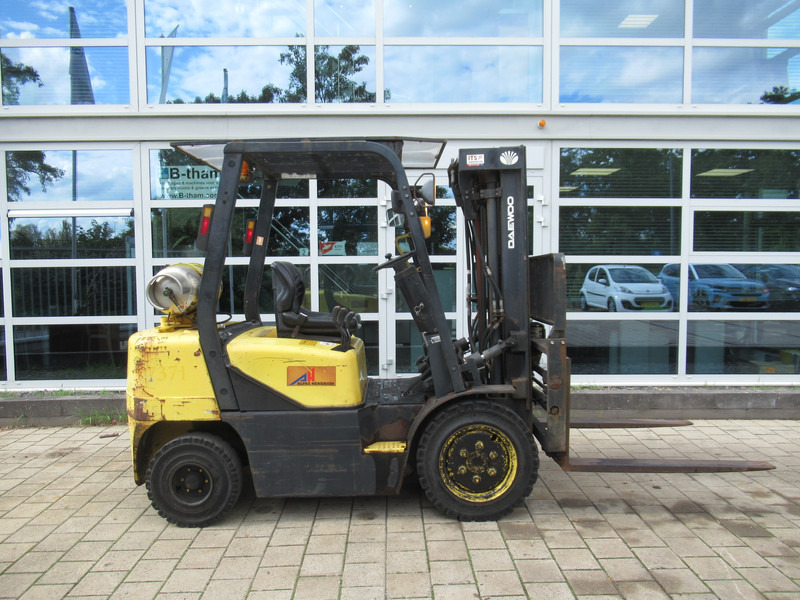 Daewoo G30P-3 Heftruck LPG - Chariot élévateur à gaz: photos 4 Daewoo G30P-3 Heftruck LPG - Chariot élévateur à gaz: photos 4