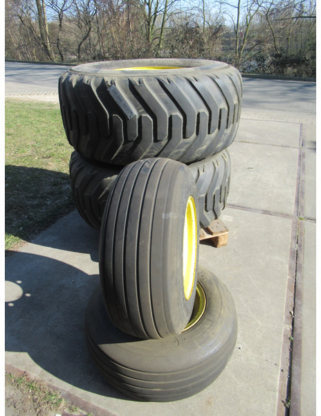 Roue complète pour Micro tracteur John Deere 5515V NOKIAN 550/60R22.5 + Voor Banden + Velg: photos 7
