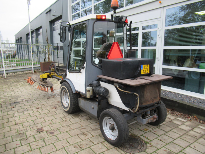 LM TRAC 286 Werktuigdrager ( zonder Borstel arm ) - Balayeuse de voirie: photos 4 LM TRAC 286 Werktuigdrager ( zonder Borstel arm ) - Balayeuse de voirie: photos 4