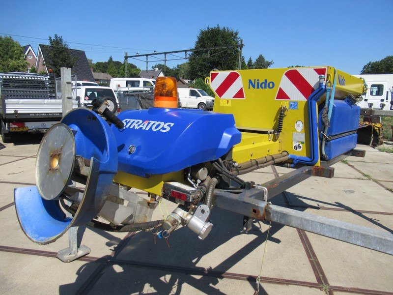 NIDO Stratos B06L-24 VCLN-350 Hydro zoutstrooier 0,6m3 + 350L - Epandeur de sable: photos 2 NIDO Stratos B06L-24 VCLN-350 Hydro zoutstrooier 0,6m3 + 350L - Epandeur de sable: photos 2
