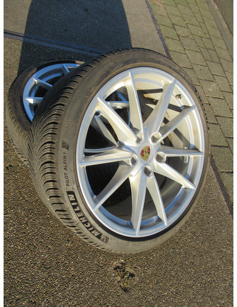 Roue complète pour Voiture Porsche 911 992 20-/21 Carrera S Winterbanden Set Wielen: photos 7