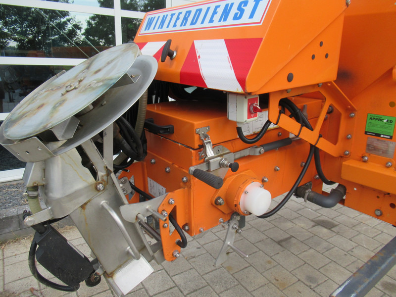 RASCO SOLID TG 0.85 VHP20 0.85M3 + 480L Salz Salt Spreader ROTACIJSKI POSIPAC - Epandeur de sable: photos 3 RASCO SOLID TG 0.85 VHP20 0.85M3 + 480L Salz Salt Spreader ROTACIJSKI POSIPAC - Epandeur de sable: photos 3