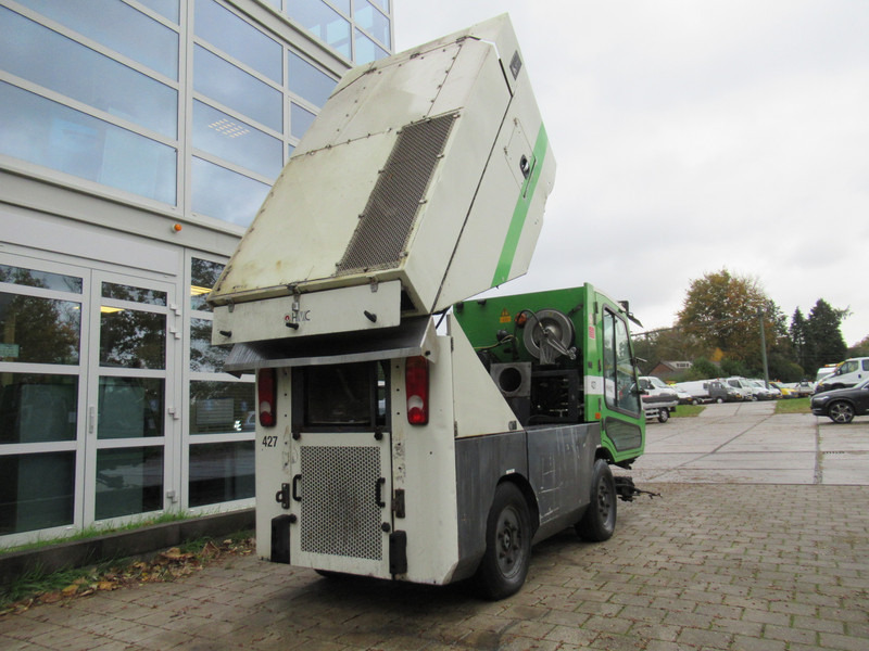 TENNANT HMF 214 Veegmachine, DEFECT / FOR PARTS - Balayeuse de voirie: photos 5 TENNANT HMF 214 Veegmachine, DEFECT / FOR PARTS - Balayeuse de voirie: photos 5