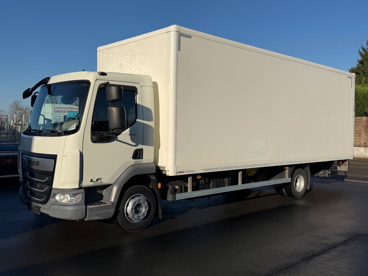 DAF LF 12.230 FA Koffer, Lbw, Ahk., 7.3m, E6, TOP - Camion fourgon: photos 1 DAF LF 12.230 FA Koffer, Lbw, Ahk., 7.3m, E6, TOP - Camion fourgon: photos 1