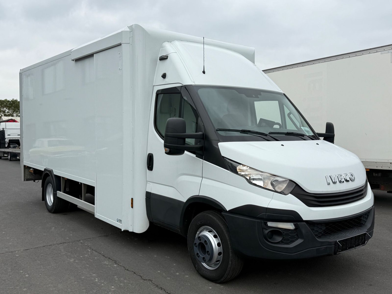 Iveco Daily 70C18 HiMatic / Luft/ Lbw./ Klima/ E6/ Top - Fourgon grand volume: photos 1 Iveco Daily 70C18 HiMatic / Luft/ Lbw./ Klima/ E6/ Top - Fourgon grand volume: photos 1