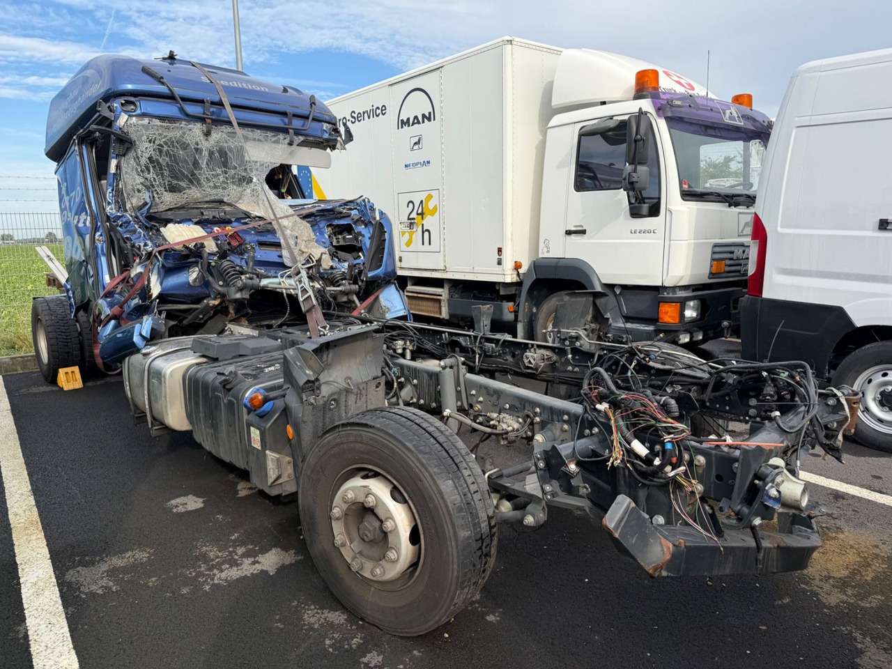 Iveco Eurocargo 110EL250 Unfallchassis - Camion porte-voitures: photos 2 Iveco Eurocargo 110EL250 Unfallchassis - Camion porte-voitures: photos 2