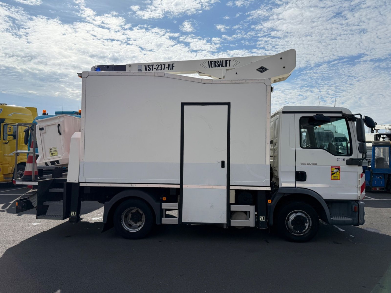 MAN TGL 12.180 Versalift/15m/orig.km/Top - Camion avec nacelle: photos 3 MAN TGL 12.180 Versalift/15m/orig.km/Top - Camion avec nacelle: photos 3