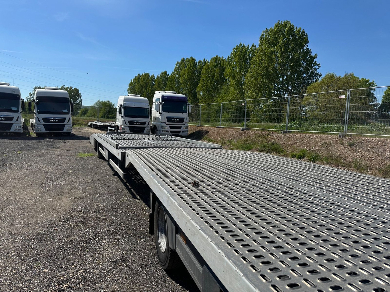 Mercedes-Benz Atego 1024 Flachzug 2-Bett Winde VDI2700 - Camion porte-voitures: photos 4 Mercedes-Benz Atego 1024 Flachzug 2-Bett Winde VDI2700 - Camion porte-voitures: photos 4