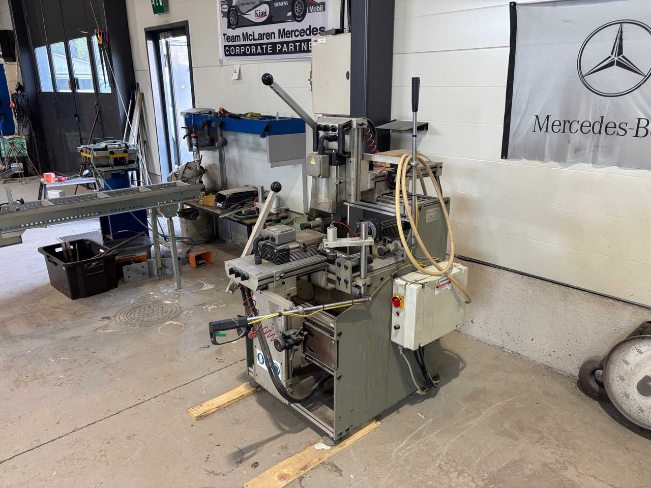 Three-spindle copy milling cutter P macchine s.r.l 03P - Fraiseuse: photos 3 Three-spindle copy milling cutter P macchine s.r.l 03P - Fraiseuse: photos 3