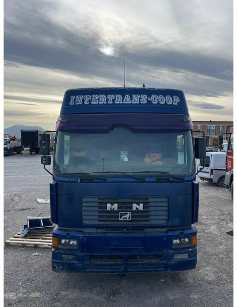 MAN 19.464 F2000 - Tracteur routier: photos 1 MAN 19.464 F2000 - Tracteur routier: photos 1