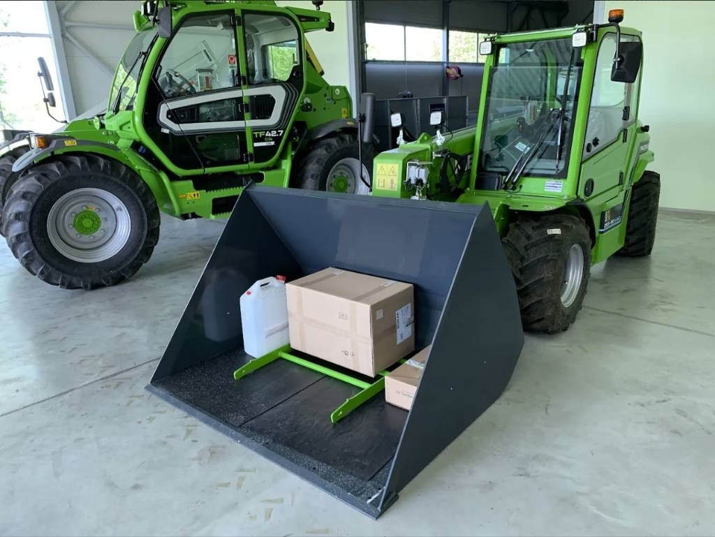 Merlo EW25.5-90 4WD - Chariot télescopique: photos 4 Merlo EW25.5-90 4WD - Chariot télescopique: photos 4