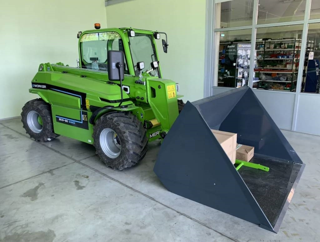 Merlo EW25.5-90 4WD - Chariot télescopique: photos 3 Merlo EW25.5-90 4WD - Chariot télescopique: photos 3