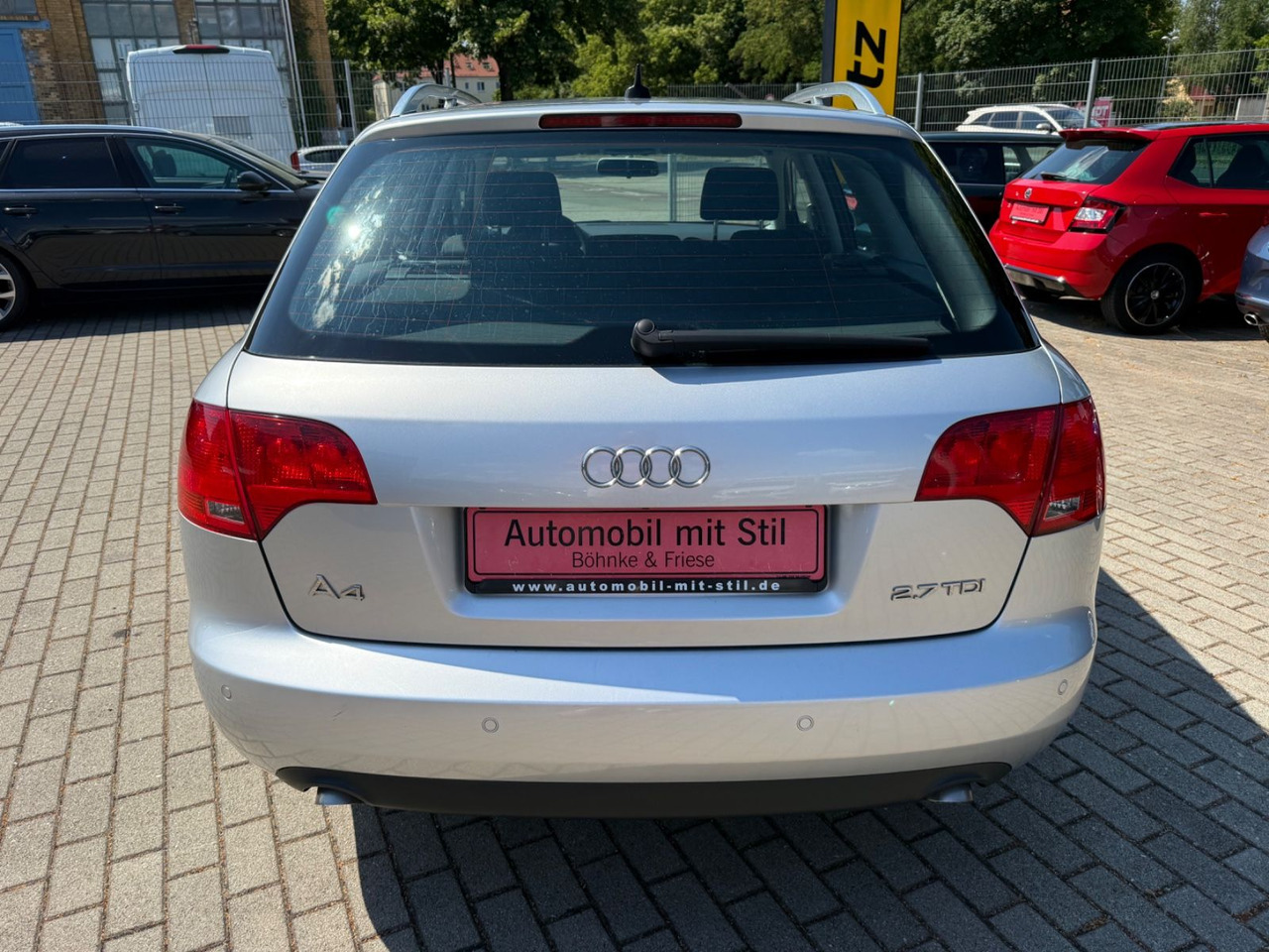 Audi A4 Avant 2.7 TDI S-LINE XENON NAVI TÜV 05/27 - Voiture: photos 5 Audi A4 Avant 2.7 TDI S-LINE XENON NAVI TÜV 05/27 - Voiture: photos 5