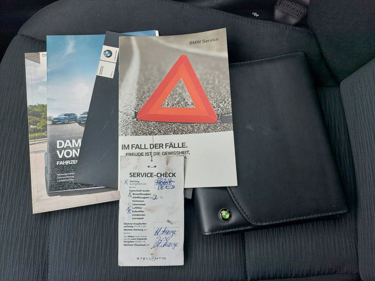 BMW 116 Baureihe 1 Lim. 116d Klima Sitzheizung - Berline: photos 2 BMW 116 Baureihe 1 Lim. 116d Klima Sitzheizung - Berline: photos 2