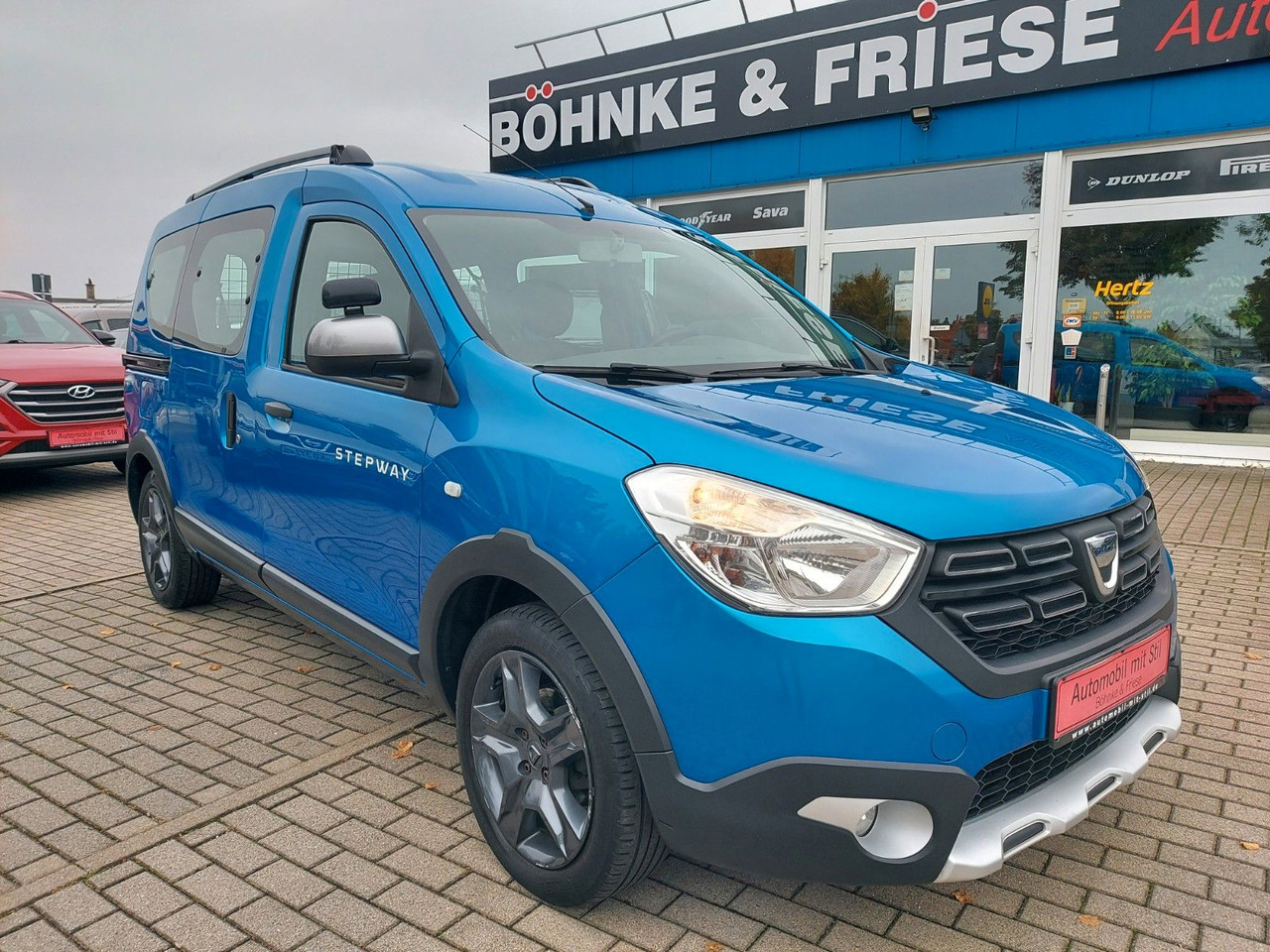 Dacia Dokker Stepway Celebration NAVI PDC AHK - Voiture break: photos 2 Dacia Dokker Stepway Celebration NAVI PDC AHK - Voiture break: photos 2