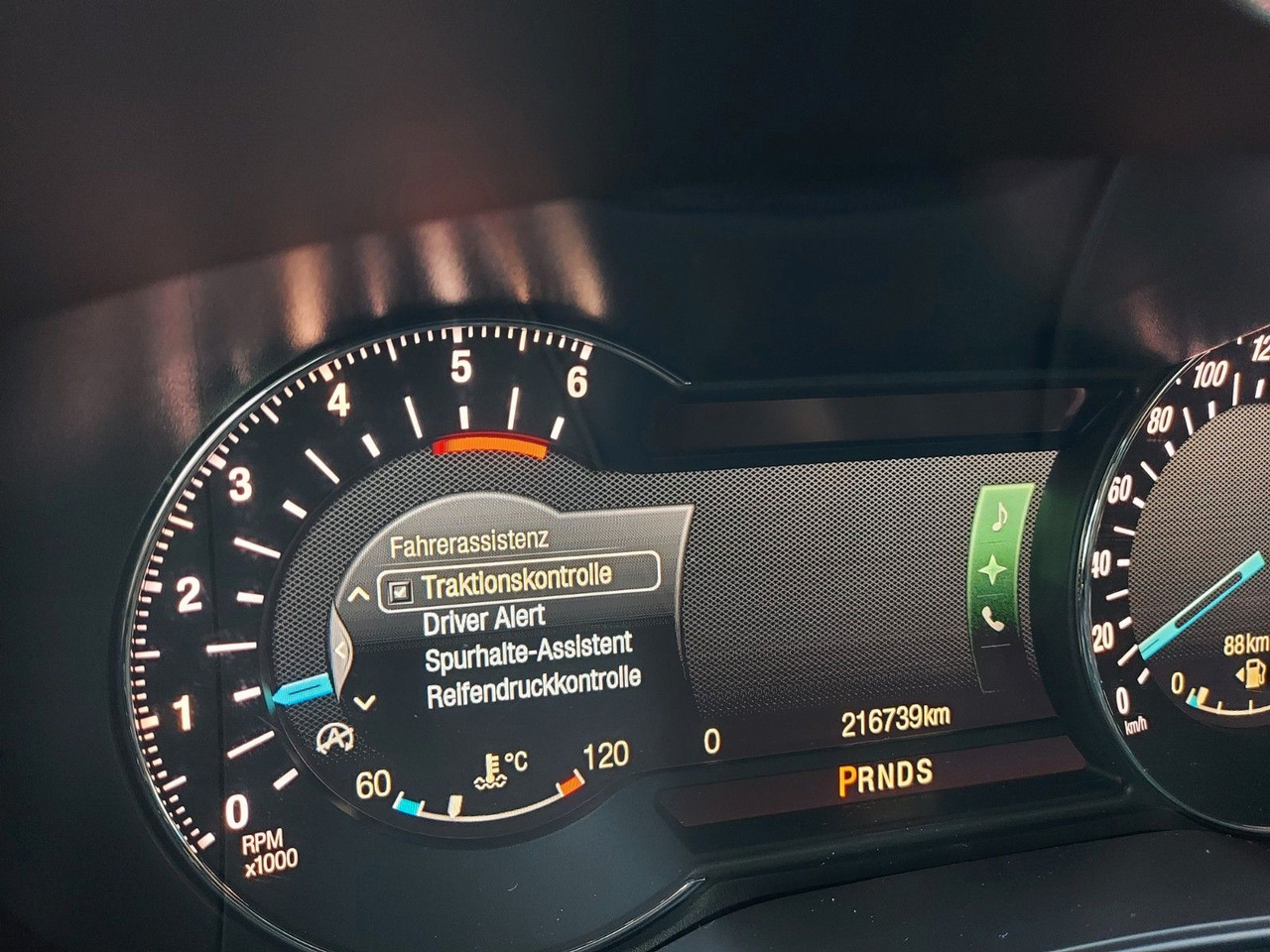 Ford Mondeo Turnier Titanium Autom. Assist DAB Kamera - Voiture: photos 3 Ford Mondeo Turnier Titanium Autom. Assist DAB Kamera - Voiture: photos 3