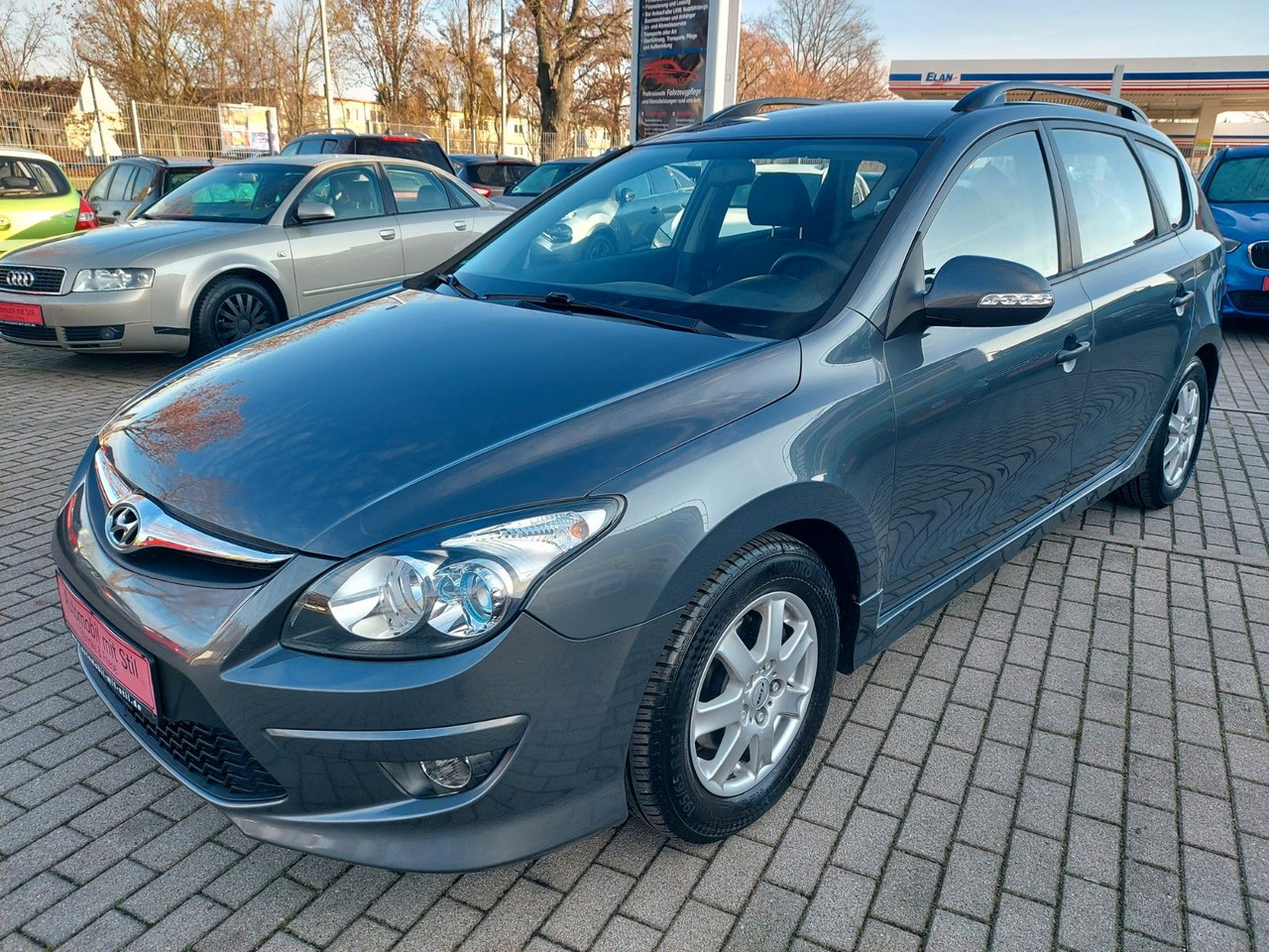 Hyundai i30 cw FIFA WM Edition Klima Sitzheizung - Voiture break: photos 3 Hyundai i30 cw FIFA WM Edition Klima Sitzheizung - Voiture break: photos 3