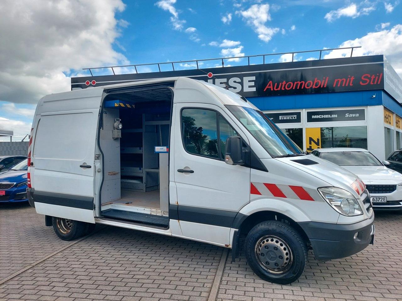 Mercedes-Benz Sprinter II Kasten 519 CDI H2L2 V6 AUTOM KLIMAA. - Transport de personnes: photos 1 Mercedes-Benz Sprinter II Kasten 519 CDI H2L2 V6 AUTOM KLIMAA. - Transport de personnes: photos 1