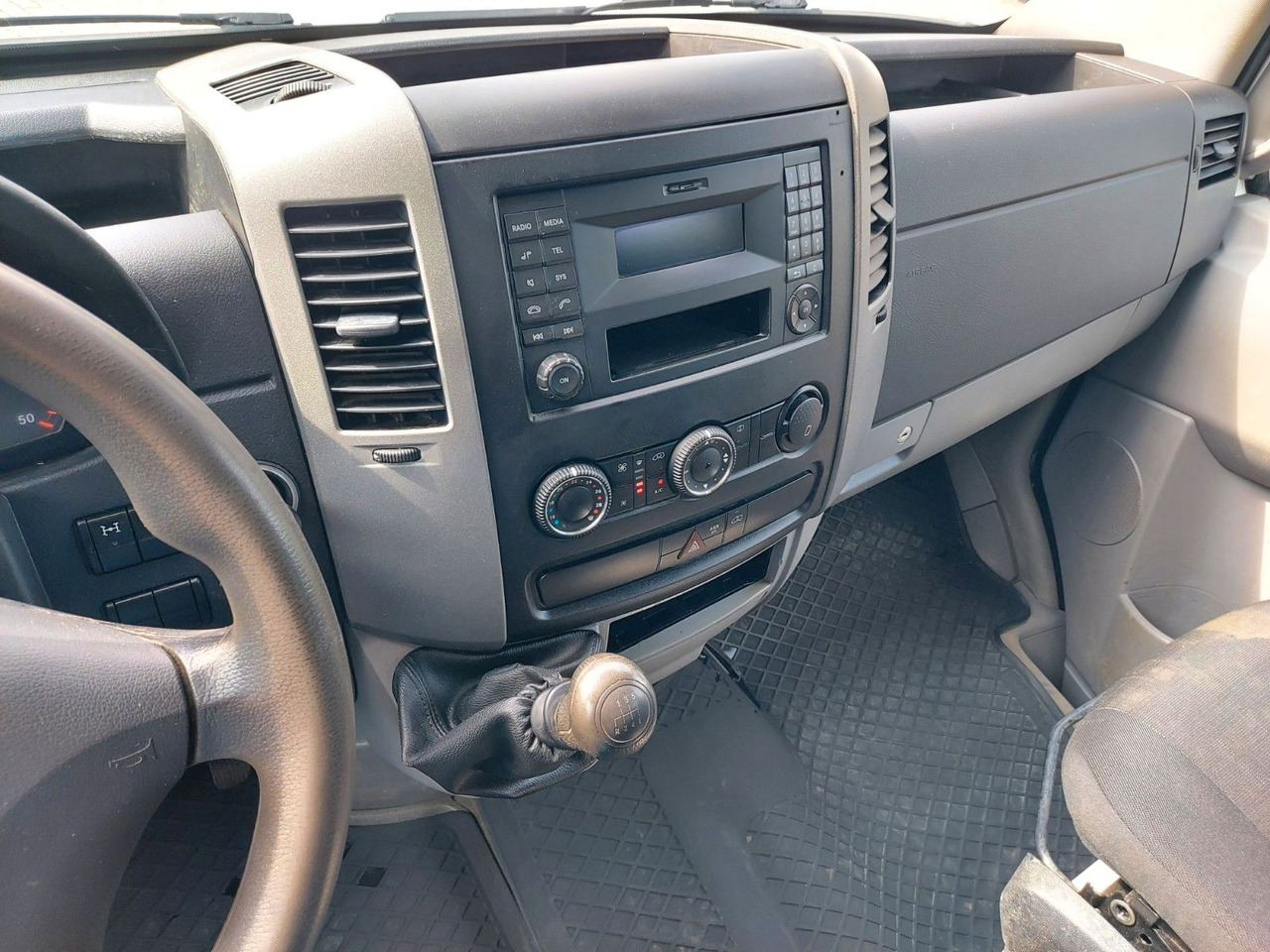 Crédit-bail de  Mercedes-Benz Sprinter II Pritsche DoKa 316 4X4 Klima Standhei Mercedes-Benz Sprinter II Pritsche DoKa 316 4X4 Klima Standhei: photos 12