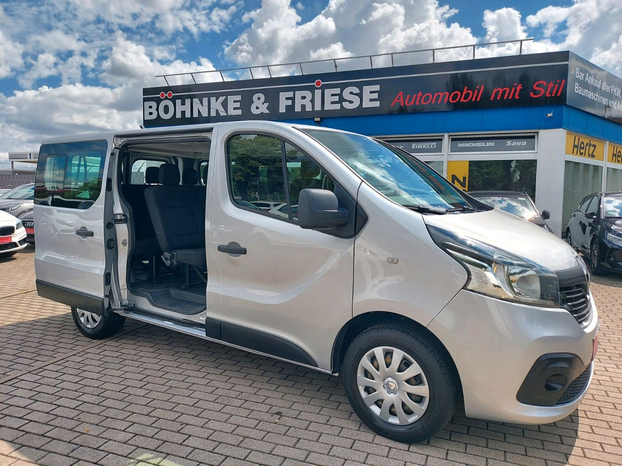 Renault Trafic Combi L1H1 2,7t Expression Klima - Transport de personnes: photos 1 Renault Trafic Combi L1H1 2,7t Expression Klima - Transport de personnes: photos 1