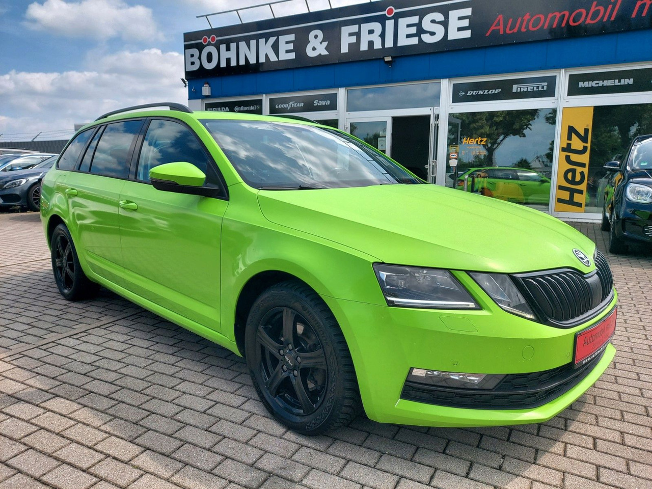 Skoda Octavia Combi Soleil DSG LED Radar ACC - Voiture: photos 1 Skoda Octavia Combi Soleil DSG LED Radar ACC - Voiture: photos 1