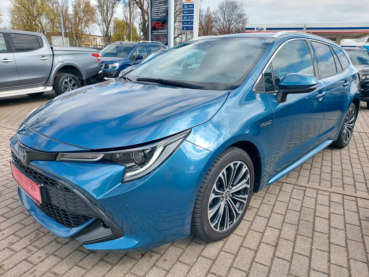 Toyota Corolla Touring Sports Hybrid Lounge Assist DAB - Voiture: photos 3 Toyota Corolla Touring Sports Hybrid Lounge Assist DAB - Voiture: photos 3