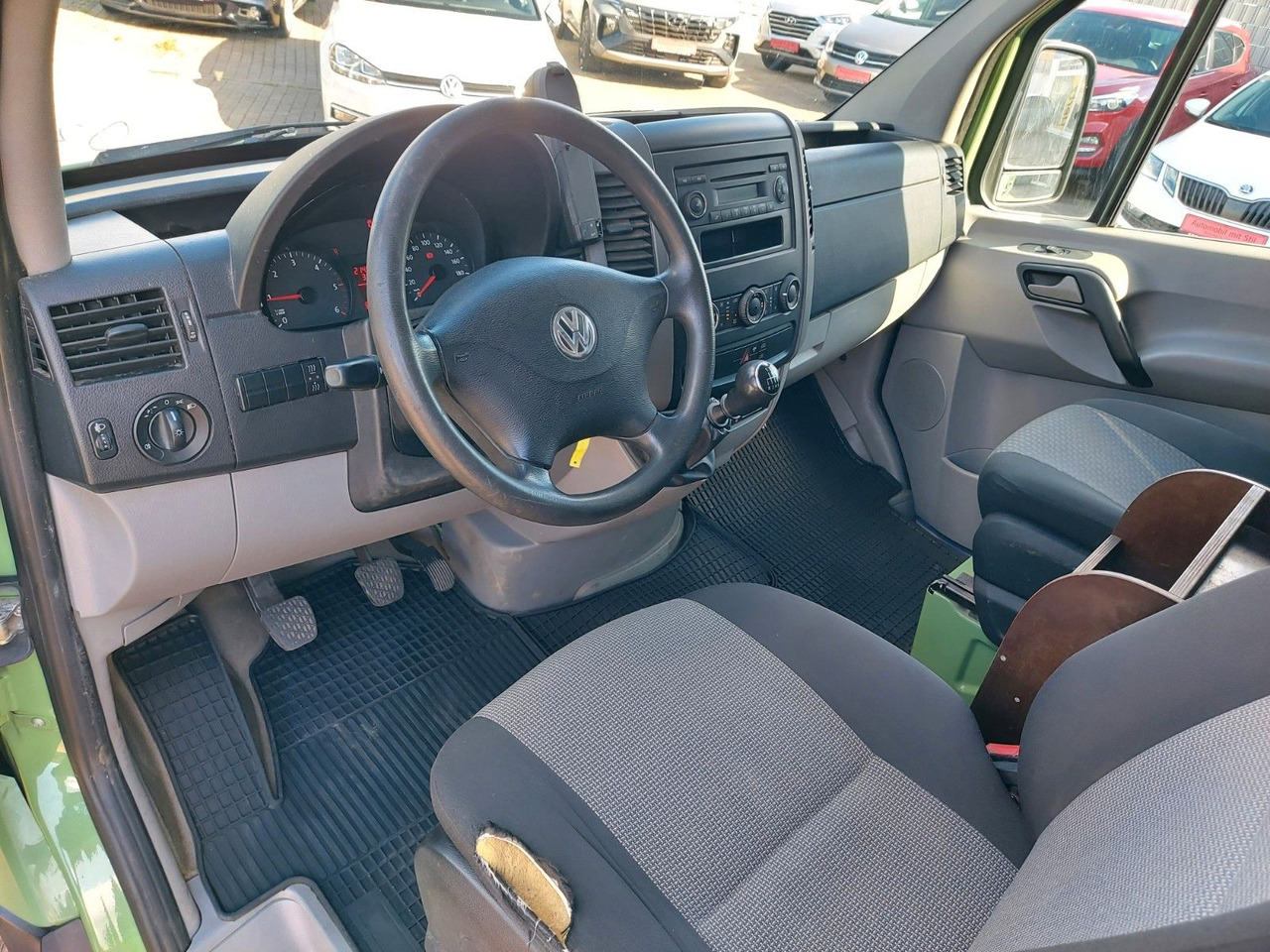 Transport de personnes Volkswagen Crafter Kasten 35 mittel L2H1 Klima Standheiz.: photos 17