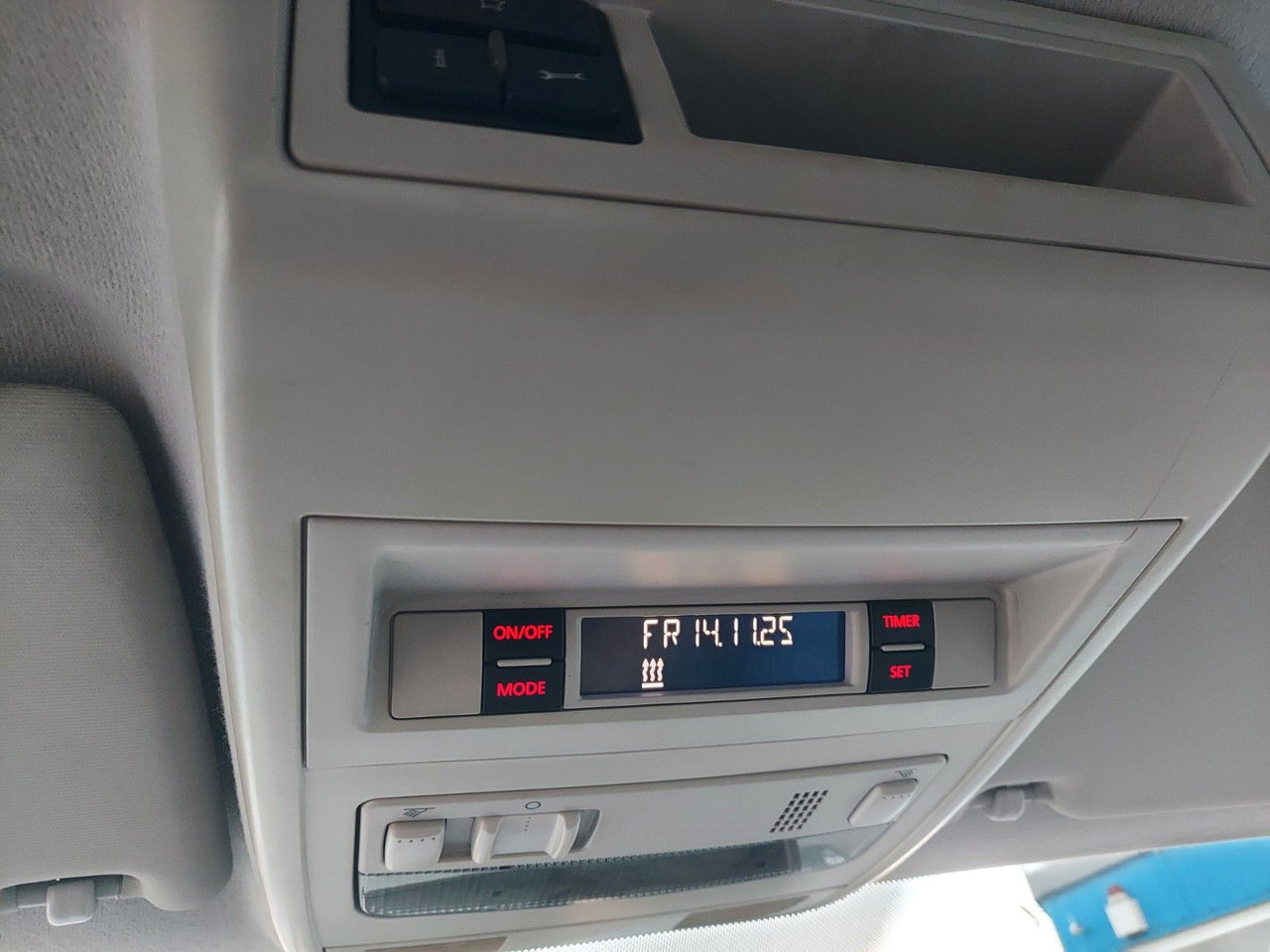 Volkswagen T5 Transporter Kasten 4x4 Kombi hoch Standheiz - Transport de personnes: photos 4 Volkswagen T5 Transporter Kasten 4x4 Kombi hoch Standheiz - Transport de personnes: photos 4