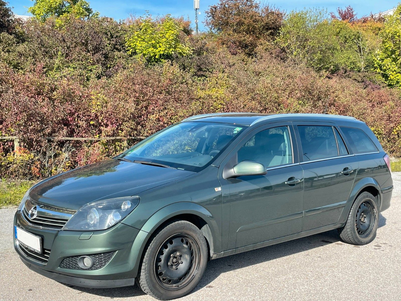 Opel Astra H Caravan Innovation "110 Jahre" TÜV NEU! - Voiture: photos 1 Opel Astra H Caravan Innovation "110 Jahre" TÜV NEU! - Voiture: photos 1