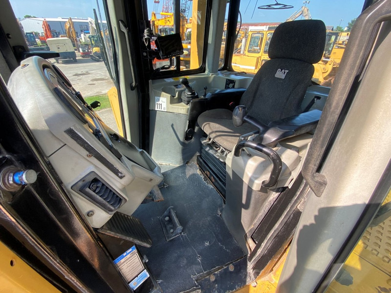 Caterpillar D6T NVT - Bulldozer: photos 3 Caterpillar D6T NVT - Bulldozer: photos 3