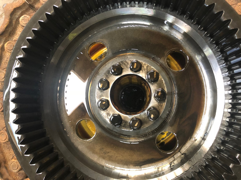 Komatsu D65-15 Final Drive OEM 14X2700310 - Moteur de translation: photos 4 Komatsu D65-15 Final Drive OEM 14X2700310 - Moteur de translation: photos 4