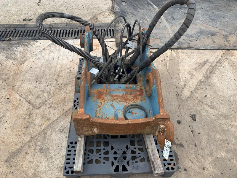 Oil Quick OQ 80 - Attache rapide: photos 2 Oil Quick OQ 80 - Attache rapide: photos 2