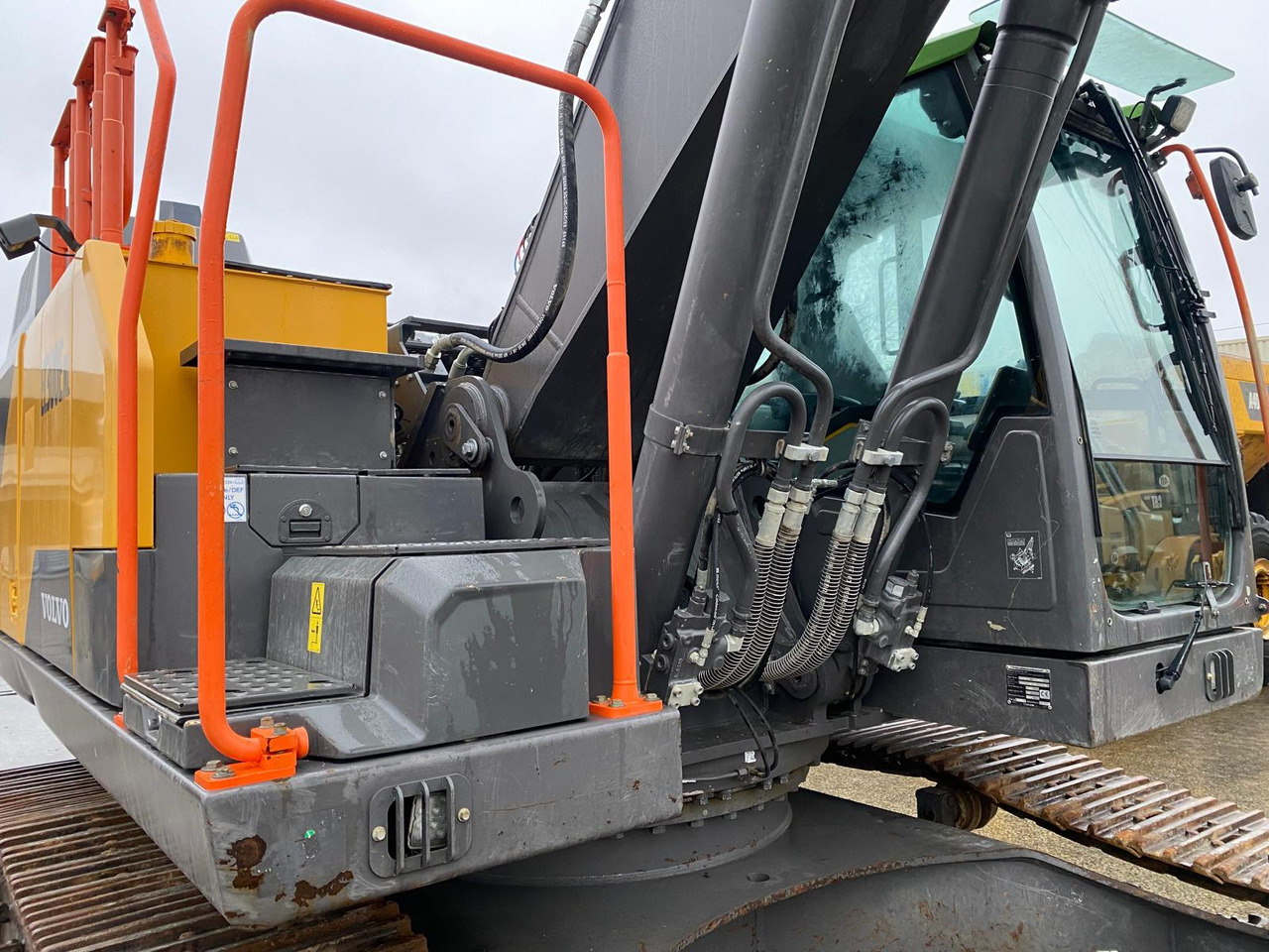 Pelle sur chenille Volvo EC300: photos 45 Pelle sur chenille Volvo EC300: photos 45