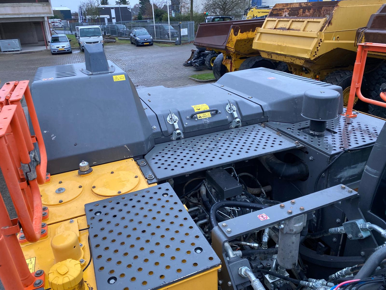 Pelle sur chenille Volvo EC300: photos 48 Pelle sur chenille Volvo EC300: photos 48