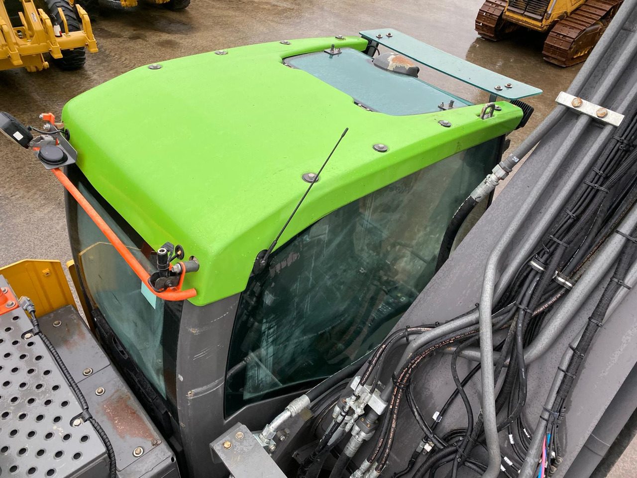 Pelle sur chenille Volvo EC300: photos 49 Pelle sur chenille Volvo EC300: photos 49