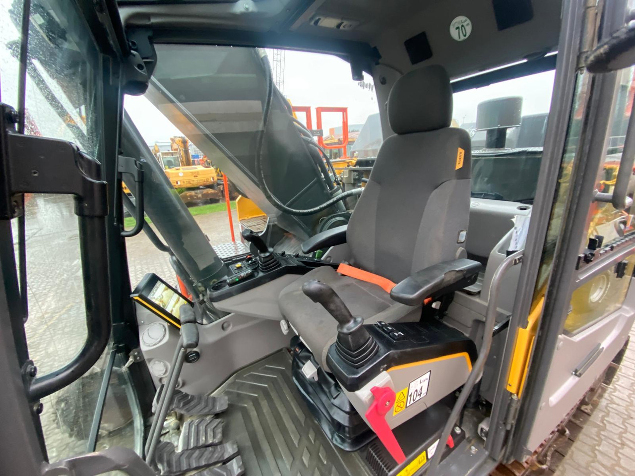 Pelle sur chenille Volvo EC300: photos 10 Pelle sur chenille Volvo EC300: photos 10