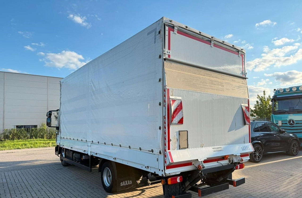 Iveco - Camion à rideaux coulissants: photos 4 Iveco - Camion à rideaux coulissants: photos 4