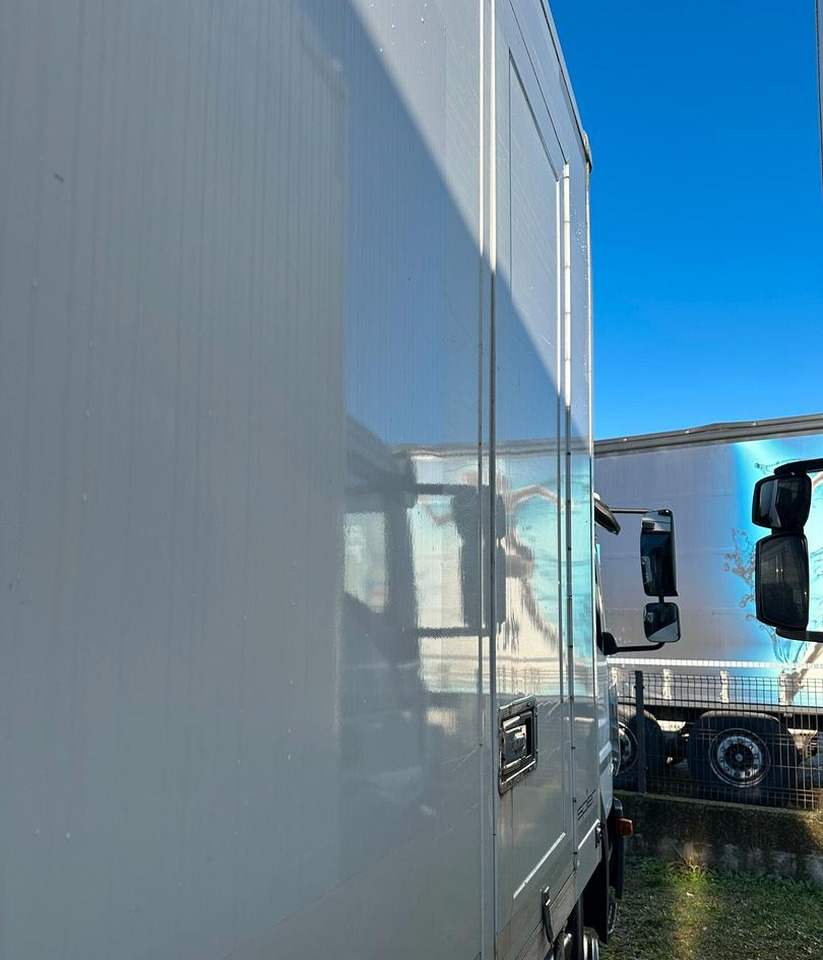 Mercedes Benz 1324 FURGONE 6,10 E SPONDA EURO 6 - Camion fourgon: photos 3 Mercedes Benz 1324 FURGONE 6,10 E SPONDA EURO 6 - Camion fourgon: photos 3