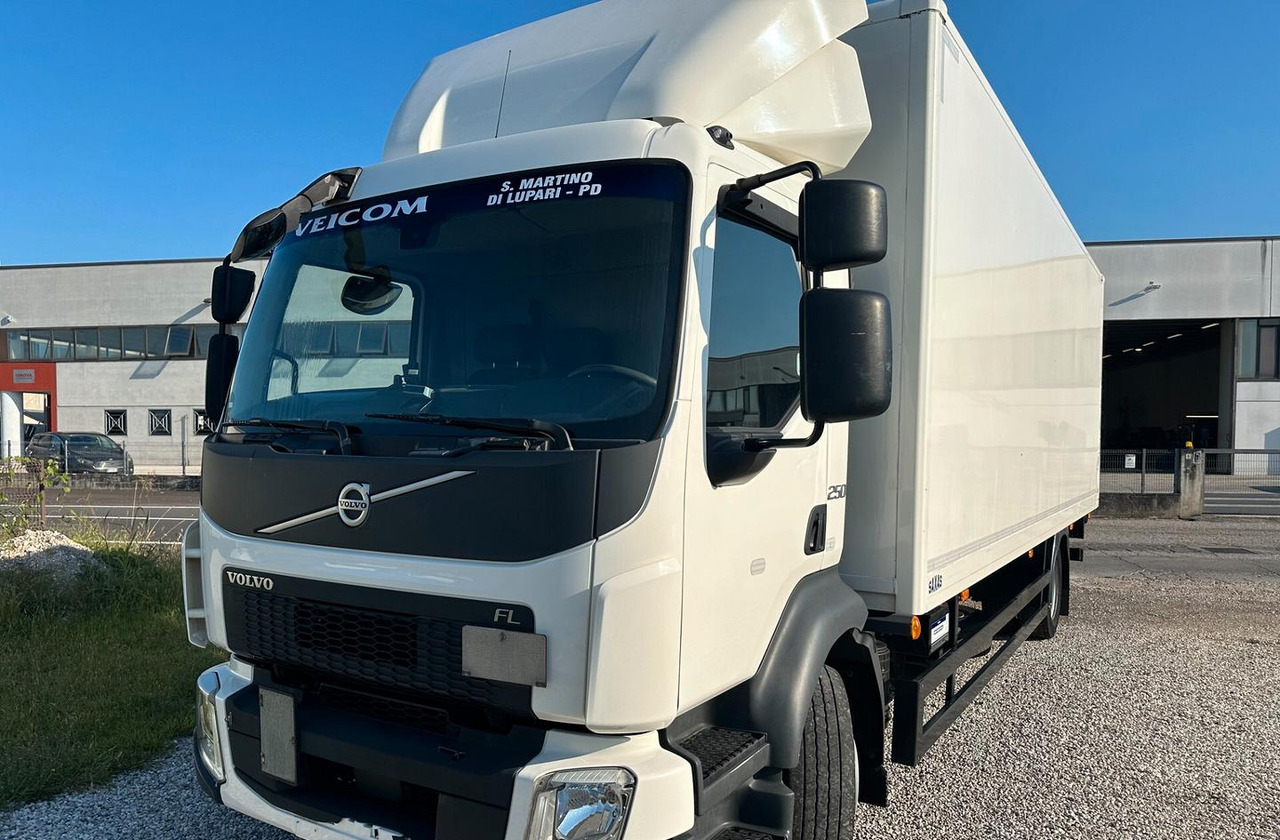 Volvo FL 250 EURO 6 FURGONE E SPONDA - Camion fourgon: photos 1 Volvo FL 250 EURO 6 FURGONE E SPONDA - Camion fourgon: photos 1
