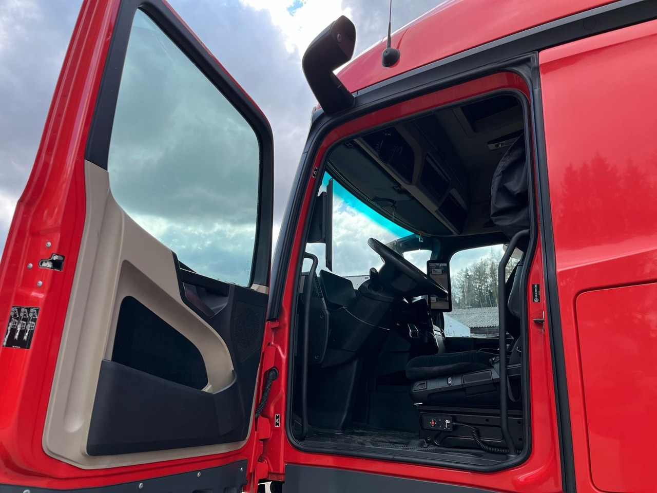 Mercedes-Benz Actros 1843/Retarder/Mirror Cam/Spoilers/MJ 2021 - Tracteur routier: photos 5 Mercedes-Benz Actros 1843/Retarder/Mirror Cam/Spoilers/MJ 2021 - Tracteur routier: photos 5