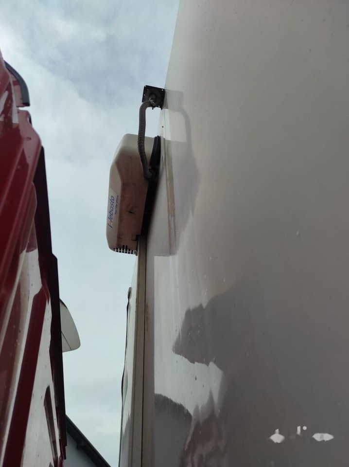 Camion frigorifique Scania P 320: photos 20