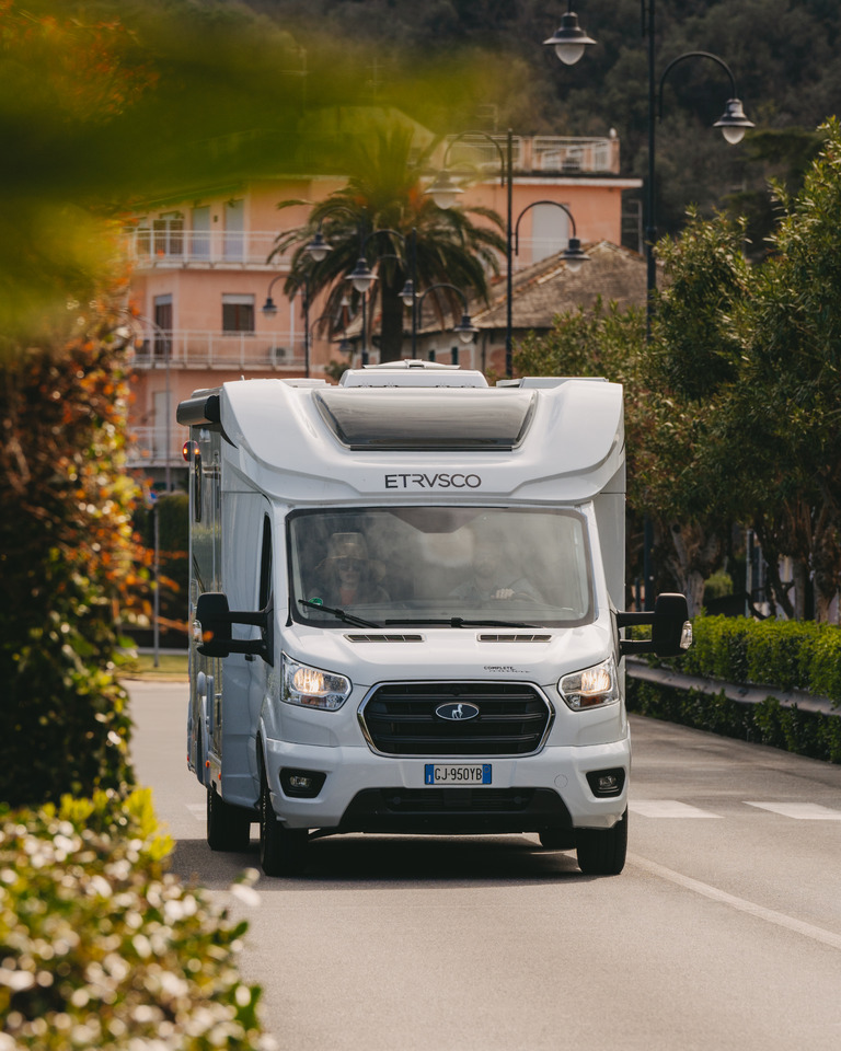 Etrusco T 7.3 QCF - Camping-car profilé: photos 3 Etrusco T 7.3 QCF - Camping-car profilé: photos 3