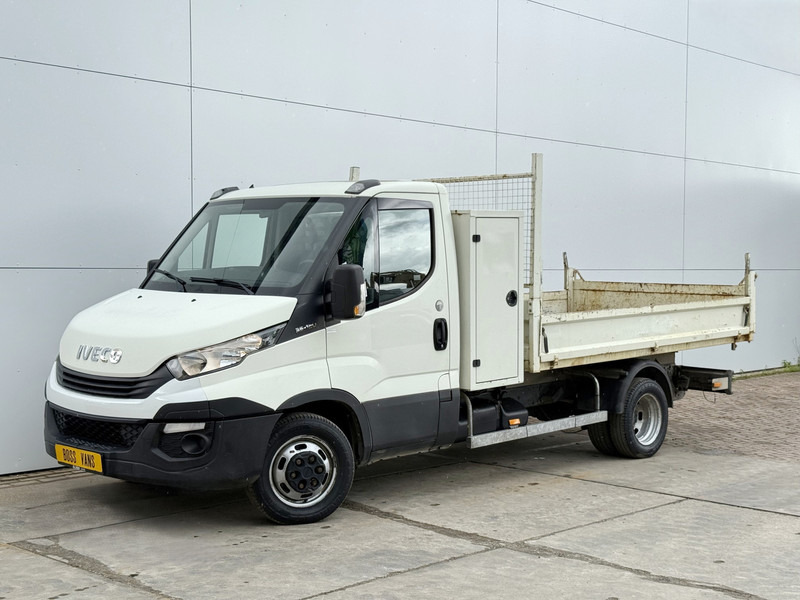 Iveco Daily 35C12 2.3 Kipper Dubbellucht 3.5t Trekhaak Airco Cruise Control Lucht geveerde stoel - Utilitaire benne: photos 2 Iveco Daily 35C12 2.3 Kipper Dubbellucht 3.5t Trekhaak Airco Cruise Control Lucht geveerde stoel - Utilitaire benne: photos 2
