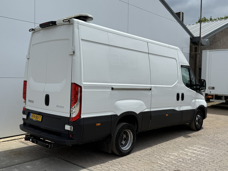 Iveco Daily 35C18 3.0 L2H2 Airco Cruise Control 3,5 Tons Trekhaak 5-26 APK Lucht geveerde stoel - Fourgonnette: photos 3 Iveco Daily 35C18 3.0 L2H2 Airco Cruise Control 3,5 Tons Trekhaak 5-26 APK Lucht geveerde stoel - Fourgonnette: photos 3
