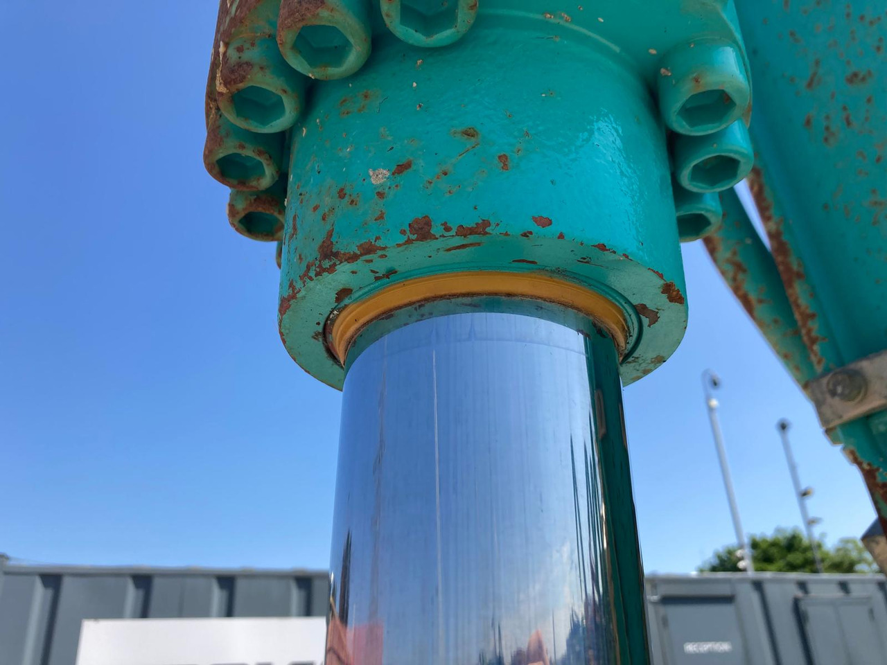 Pelle sur chenille Kobelco SK210LC-11: photos 12