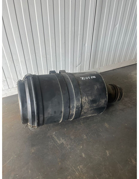 Liebherr R904 / A904C Li / A904 Li / A900C Li / A900C / R900C Li / R904C / R900C Li - Système d'admission d'air: photos 1 Liebherr R904 / A904C Li / A904 Li / A900C Li / A900C / R900C Li / R904C / R900C Li - Système d'admission d'air: photos 1