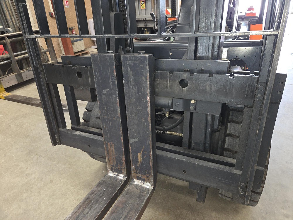 DOOSAN G55C-5 - Chariot élévateur à gaz: photos 5 DOOSAN G55C-5 - Chariot élévateur à gaz: photos 5