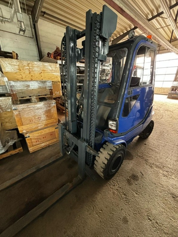 LINDE H30D - Chariot élévateur diesel: photos 1 LINDE H30D - Chariot élévateur diesel: photos 1