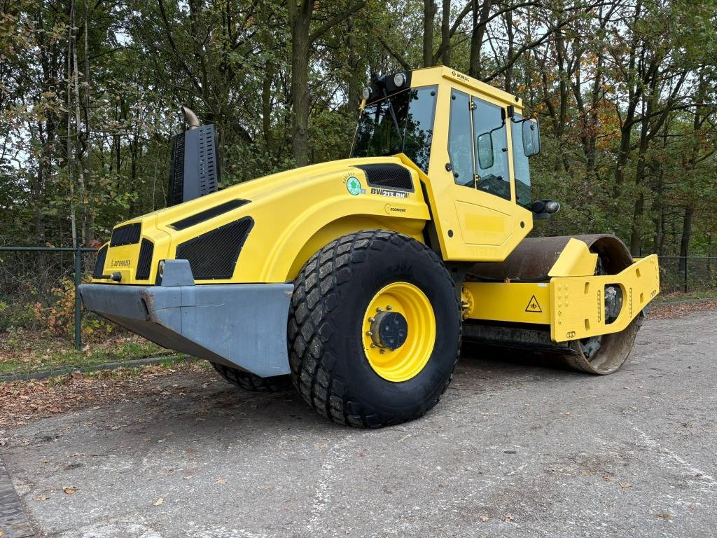 Bomag BW 213 D H-4 i EVIB/BVC / Airco / German machine - Compacteur à pieds de mouton/ Monocylindre: photos 4 Bomag BW 213 D H-4 i EVIB/BVC / Airco / German machine - Compacteur à pieds de mouton/ Monocylindre: photos 4
